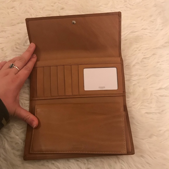 New leather Coach wallet with tags in camel - Picture 4 of 7